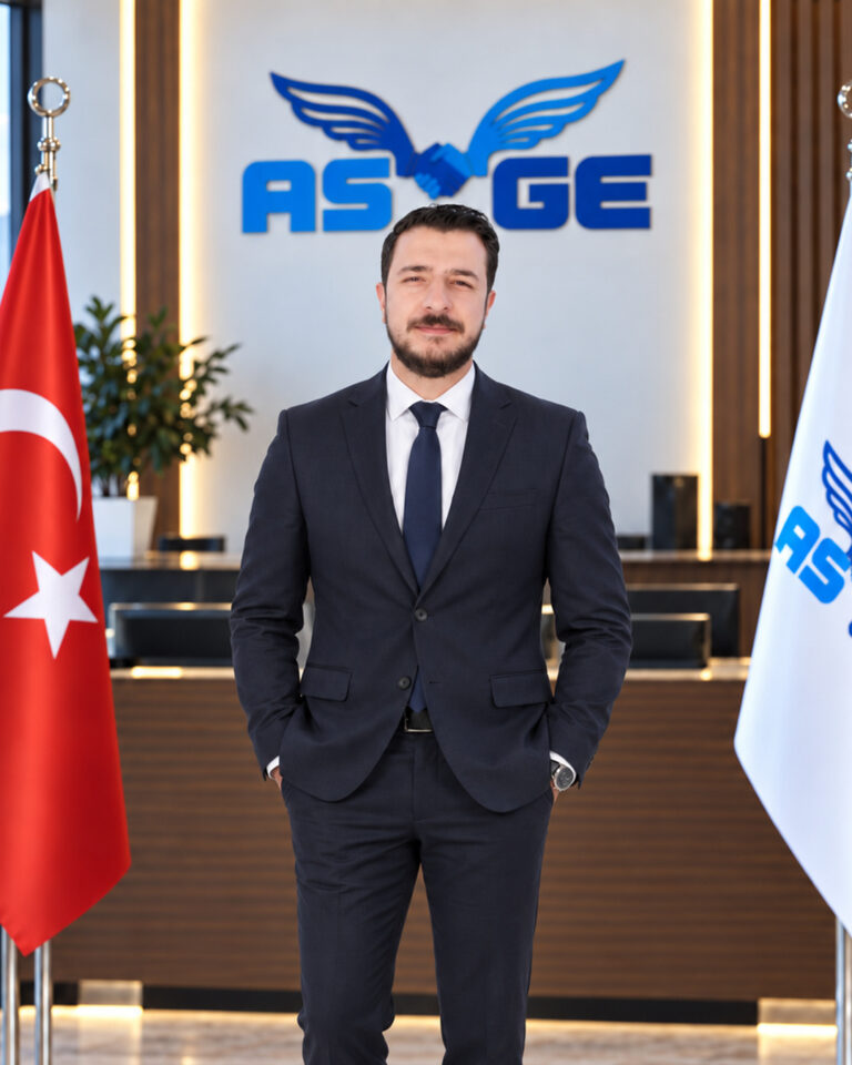 Tuhan Öksüz